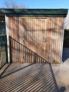 Toen ben ik aan de slag gegaan met voorbereidingen van het schilderwerk en langzamerhand werd het mooier.