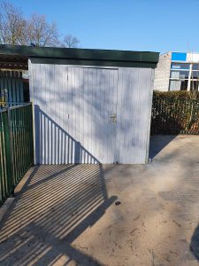 Toen ben ik aan de slag gegaan met voorbereidingen van het schilderwerk en langzamerhand werd het mooier.