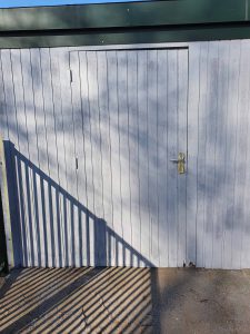 Toen ben ik aan de slag gegaan met voorbereidingen van het schilderwerk en langzamerhand werd het mooier.