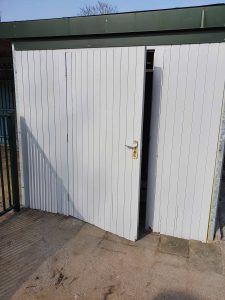 Toen ben ik aan de slag gegaan met voorbereidingen van het schilderwerk en langzamerhand werd het mooier.