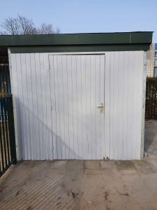 Toen ben ik aan de slag gegaan met voorbereidingen van het schilderwerk en langzamerhand werd het mooier.